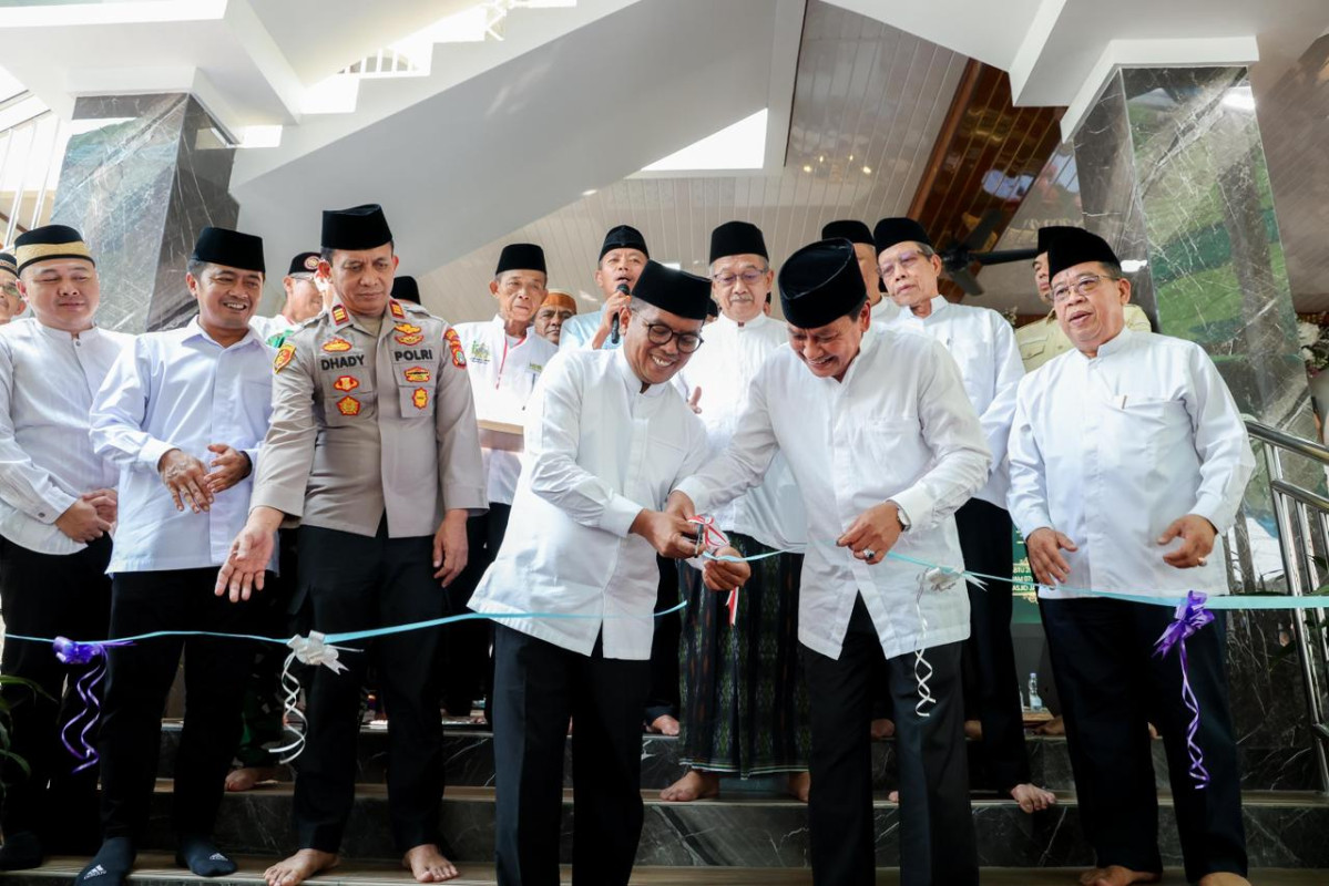 Maulid Nabi di Cisauk, Gubernur Banten Andra Soni Ajak Umat Makmurkan Masjid