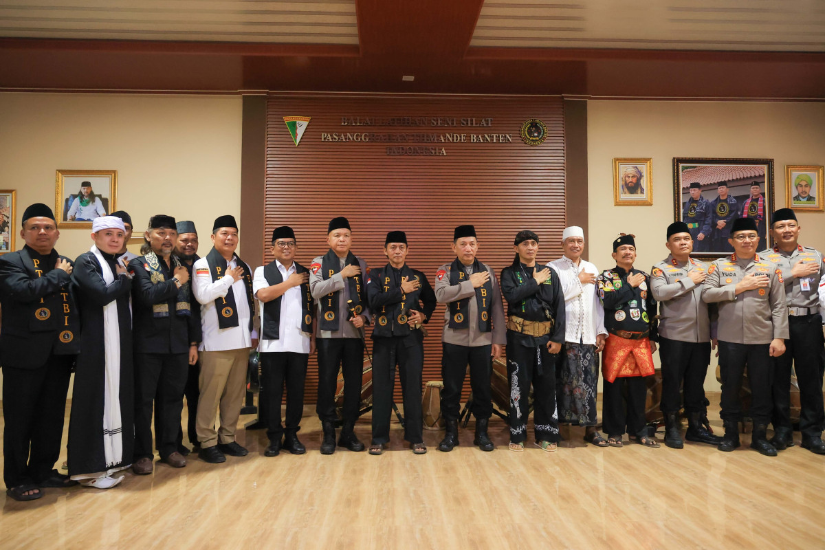 Didampingi Gubernur Banten Andra Soni,  Kapolri Listyo Sigit Prabowo Resmikan Balai Latihan Silat PTBI untuk Jaga Warisan Tjimande